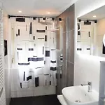 Gracehomes - 3 Apartment, Airport, Stuttgart Messe & Fair, Garage, Ventilator, Free Coffee, Wifi, 6 Guests Max