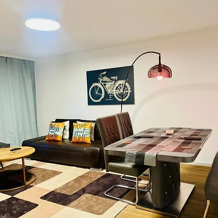 Gracehomes - Garage, Ventilator, Free Coffee, Airport, Messe, Stuttgart, Wifi Up To 6 Guests