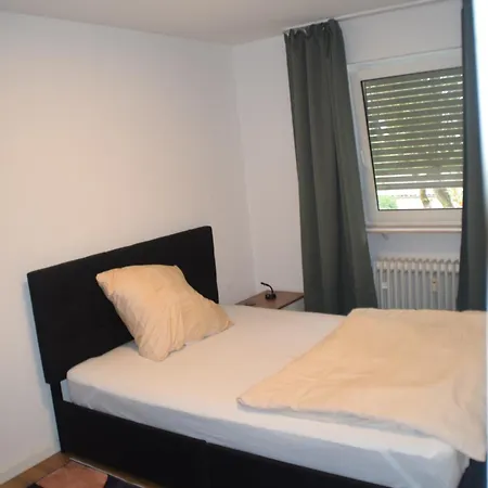 Daire Gracehomes - Garage, Ventilator, Free Coffee, Airport, Messe, Stuttgart, Wifi Up To 6 Guests *