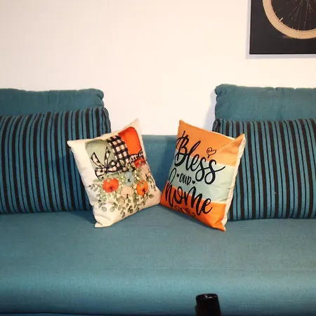 Gracehomes - Garage, Ventilator, Free Coffee, Airport, Messe, Stuttgart, Wifi Up To 6 Guests Appartement Leinfelden-Echterdingen