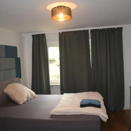 Daire Gracehomes - Garage, Ventilator, Free Coffee, Airport, Messe, Stuttgart, Wifi Up To 6 Guests