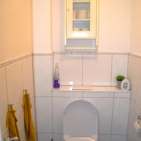 Gracehomes - 3 Apartment, Airport, Stuttgart Messe & Fair, Garage, Ventilator, Free Coffee, Wifi, 6 Guests Max * Leinfelden-Echterdingen